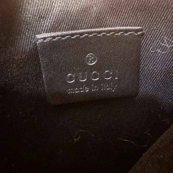Gucci Black Monogram Tote hand bag comes with personal wallet in good condition - Picture 4 of 16